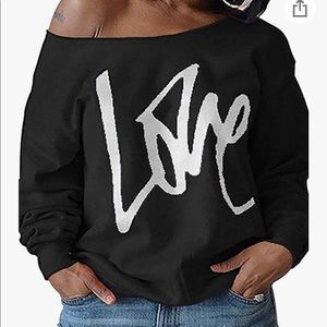 💖Womens off the shoulder black top. Love printed letters.